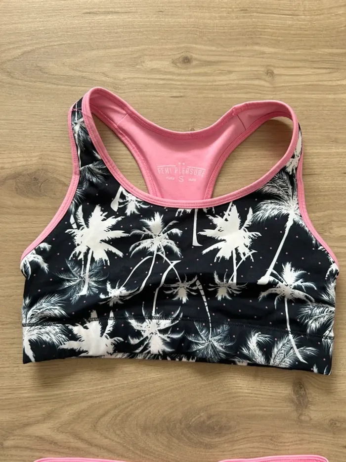 Ensemble de sport taille S Femi Pleasure - photo numéro 2