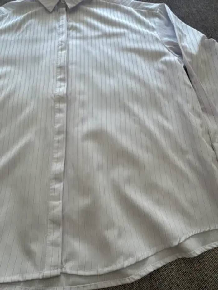 Boohoo – Chemise légère oversize blanche fines rayures – Taille 40 / UK 12 – Neuf - photo numéro 5