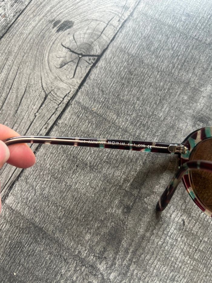 Lunette de soleil - photo numéro 4
