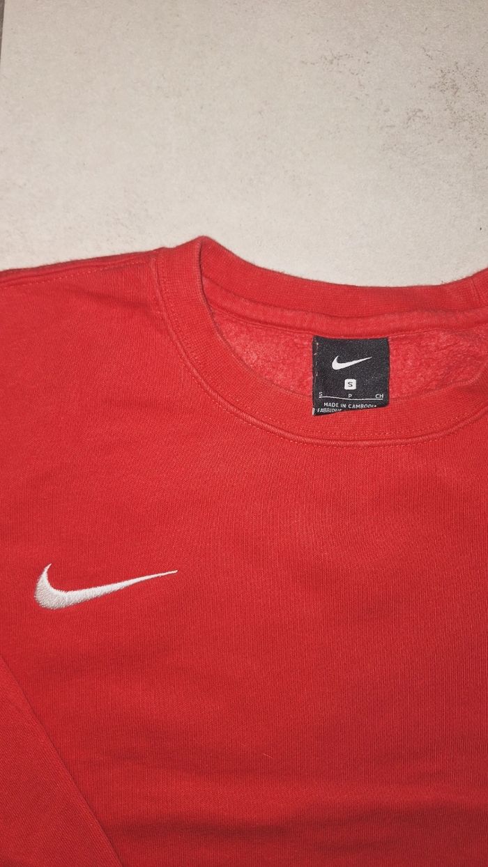 Sweat neuf Nike S rouge - photo numéro 3