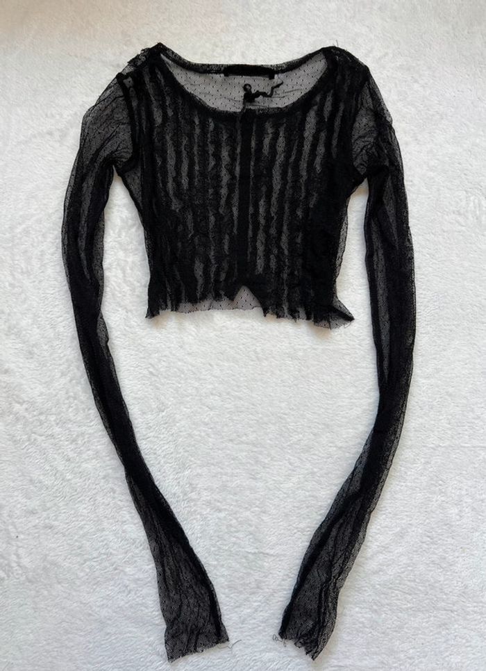Soldes Summer Sales 🔥 Blouse crop top résille transparente vintage Goth 90s - Taille XS/S - photo numéro 2