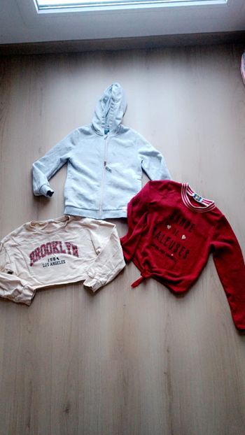 🦄 LOT 8 ans veste et pulls