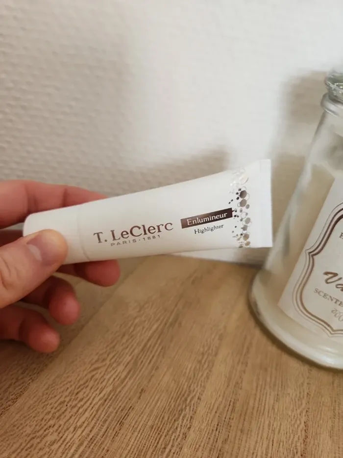 🌺Highlighter enlumineur champagne givré T.Leclerc Paris 1881🌺 - photo numéro 2