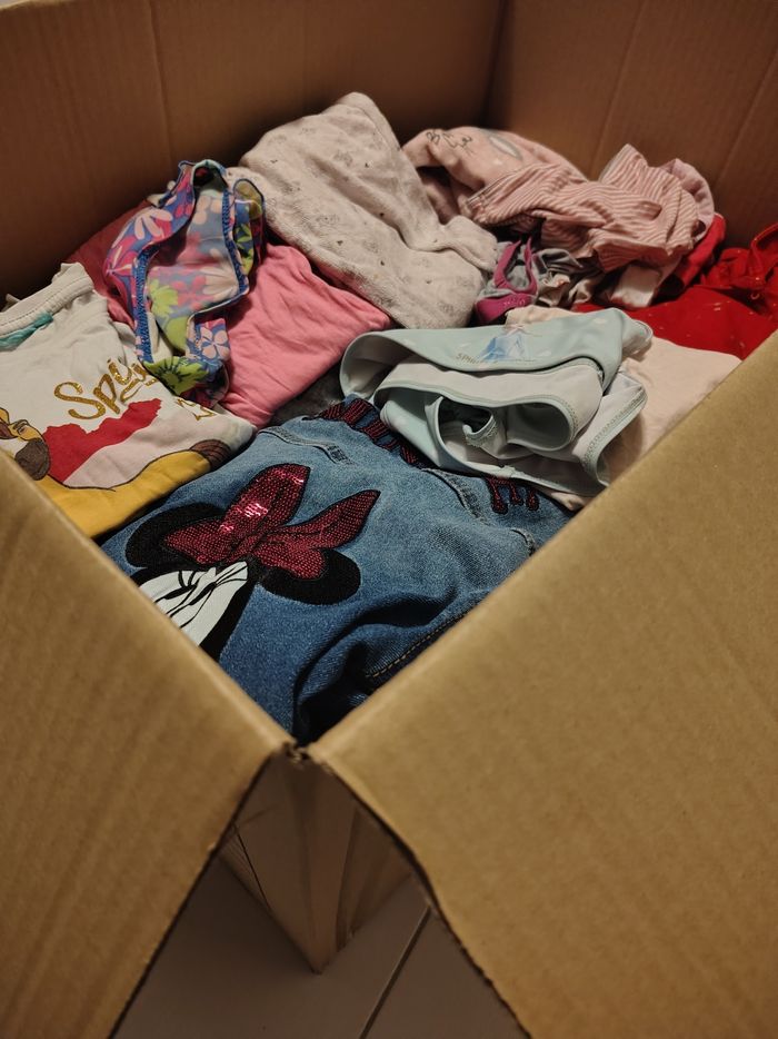 Lot vêtements fille 5 ans - photo numéro 2