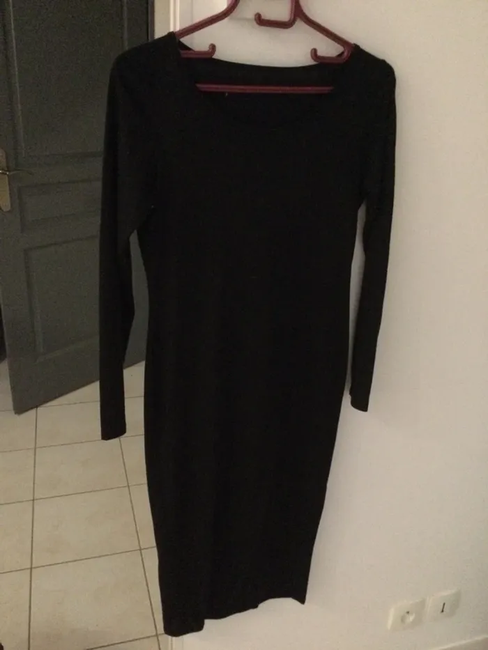 Robe noire taille 36 - photo numéro 2