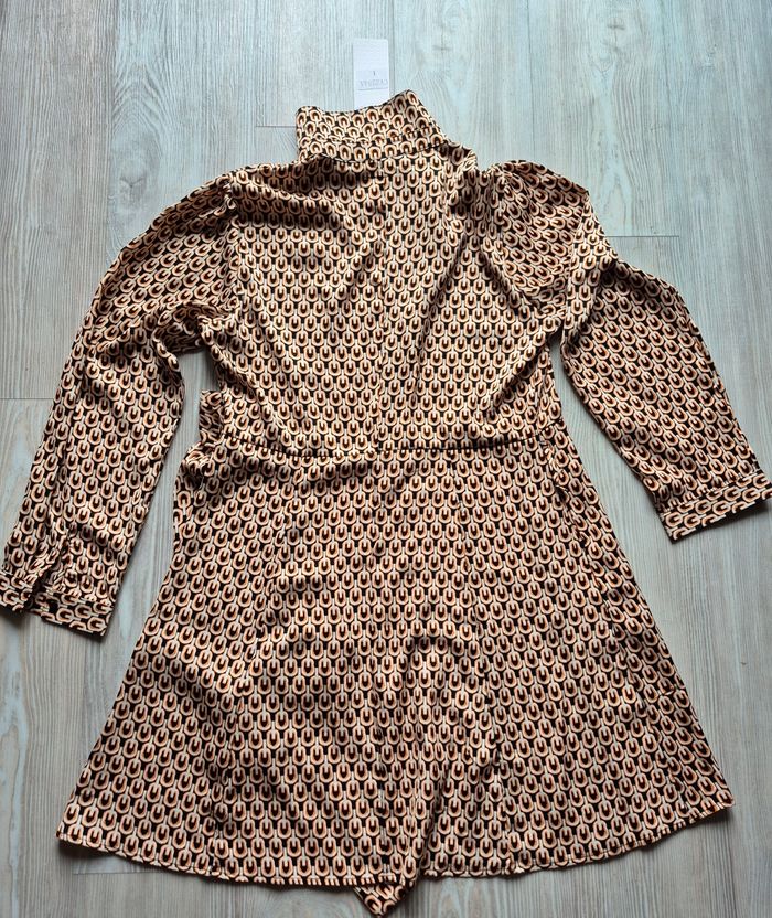 Très jolie robe neuve taille L - photo numéro 2