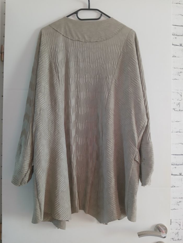 Ensemble veste + robe ONE O ONE
Taille 50
Porté 1 fois 
Robe col en V - manche courte
Veste manche 3/4 - photo numéro 6