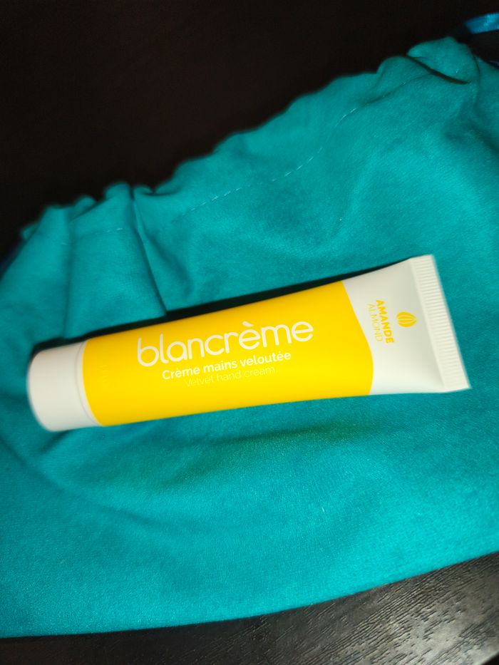 Crème main blanc-crème amande