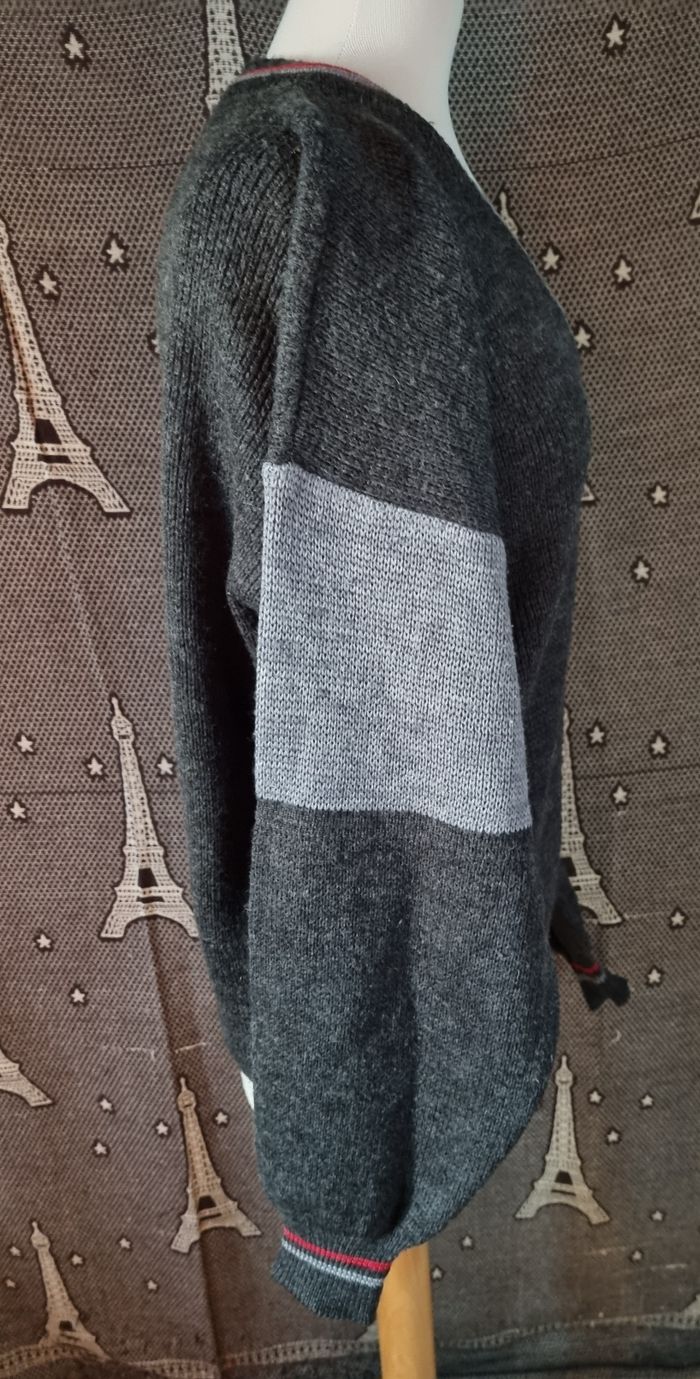 Pull d'hiver col V gris taille 48-50 - photo numéro 3