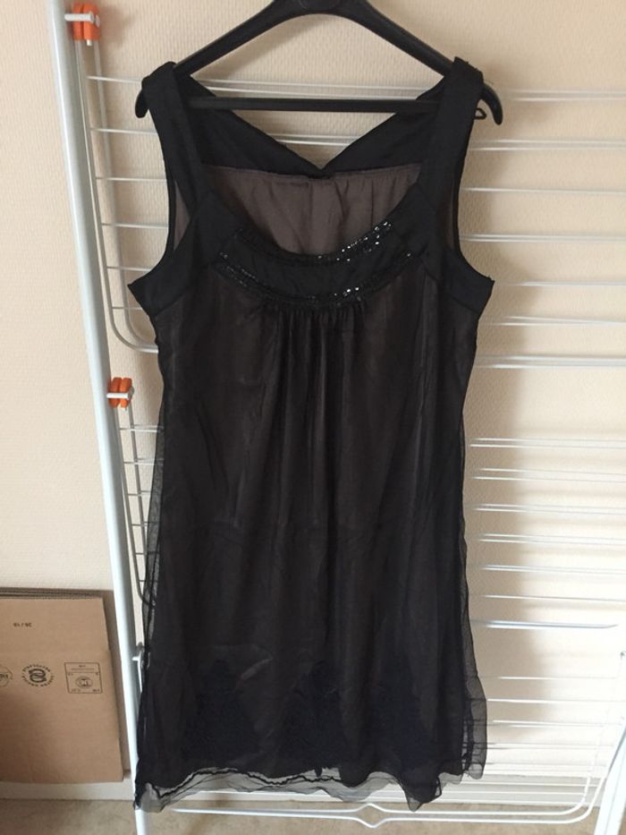 Robe noire et marron clair cache cache