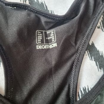 Debardeur sport domyos 46 gros jamais porte neuf sans étiquette
