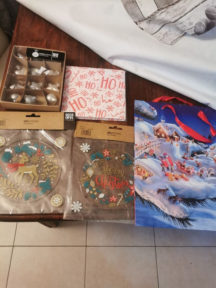 Gros lot de noel neuf valeur 22 euros