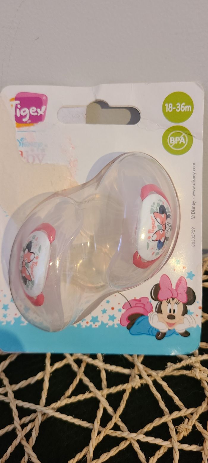 2 lots de 2 sucettes minnie 18/36m