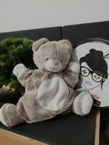 doudou marionnette tex baby blanc marron beige rond sourire ponpon  DD003202