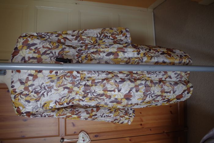 Riu Paris- Robe beige  T 40 - photo numéro 4