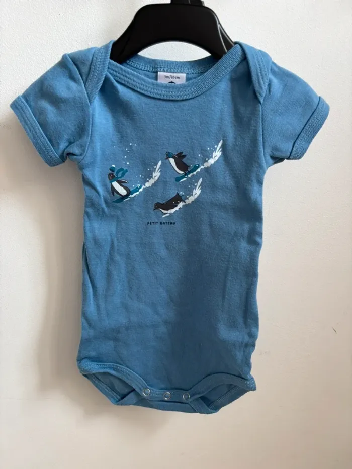 Lot 3 bodies bleus Petit Bateau 3 mois - photo numéro 14