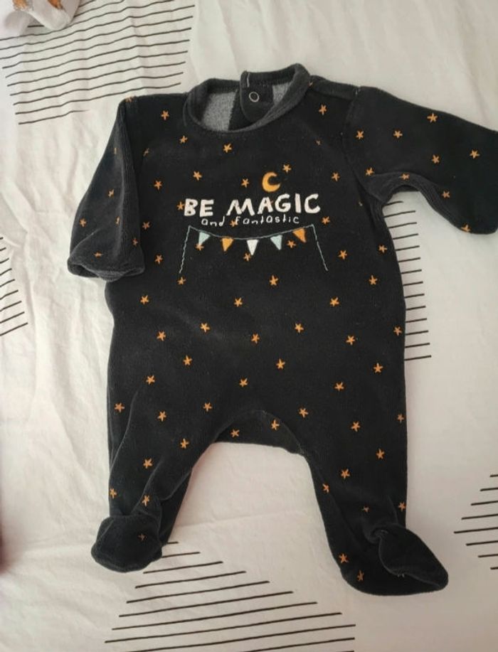 Pyjamas 1 mois - photo numéro 4