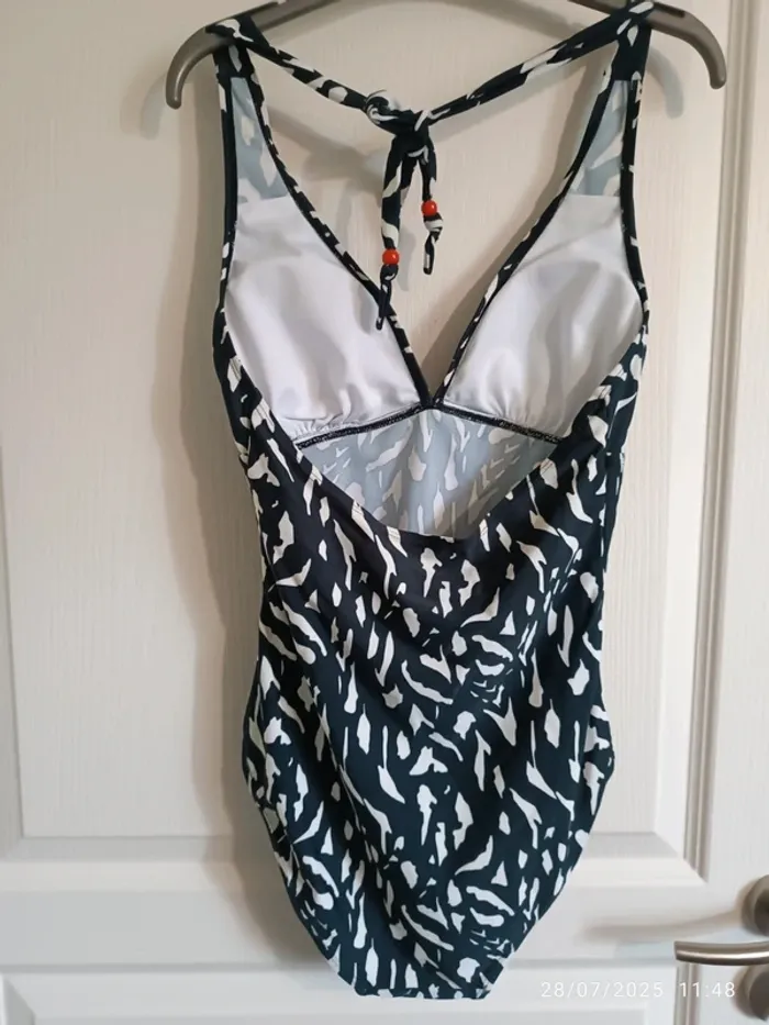 Maillot de bain une pièce femme imprimé noir et blanc - photo numéro 3