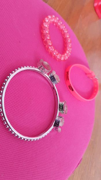 Bracelets et bagues ajustables