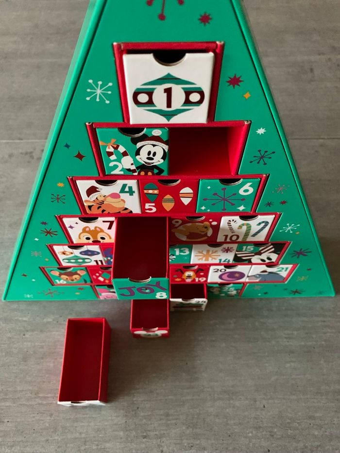 Calendrier de l’Avent Mickey et ses amis Disneyland Paris - photo numéro 4