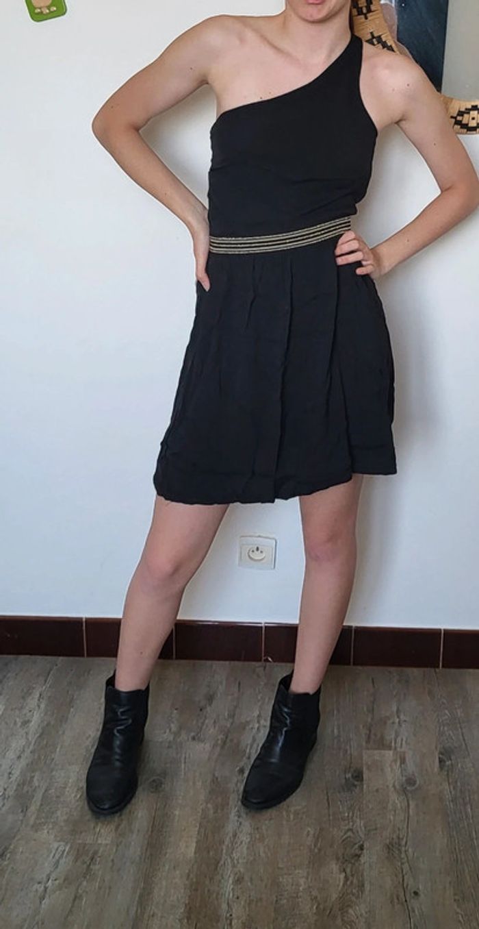 Robe noir