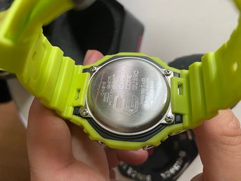 Montre G Shock jaune fluo