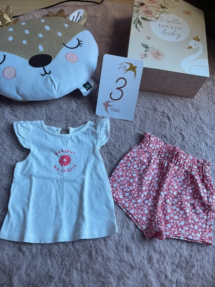 Jolie ensemble short et tee shirt 3m