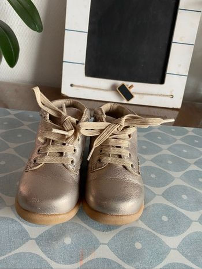 Chaussure fille taille 22 - photo numéro 3