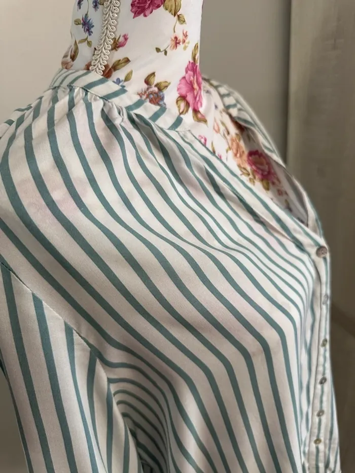 Chemise blanche rayé verte d’eau fluide - photo numéro 4