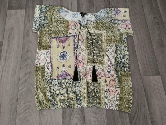 Tee-shirt manches courtes femme taille M très bon état