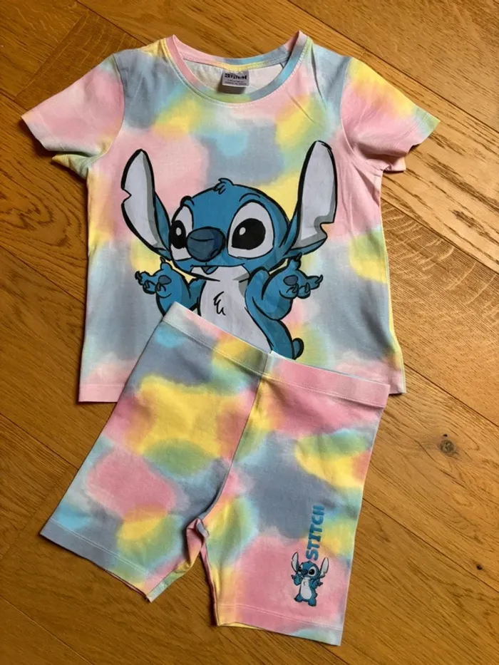 Superbe ensemble Disney Stitch 8 ans