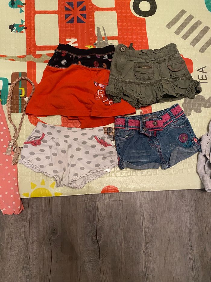 Lot 13 bas taille 3 ans (jupes, shorts, leggings, collants) - photo numéro 3