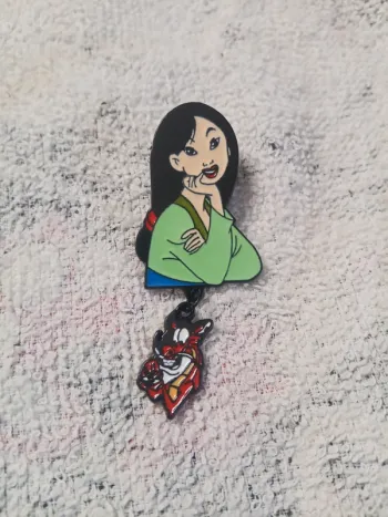 Pin's de Mulan neuf