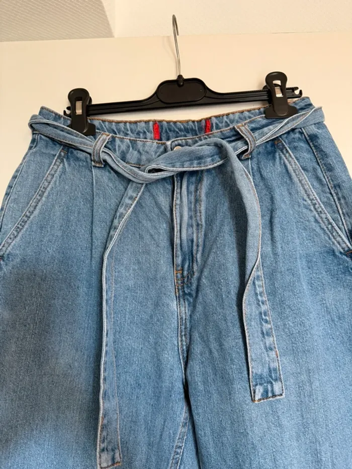 Jean mom en très bon état bleu taille 36 - photo numéro 2