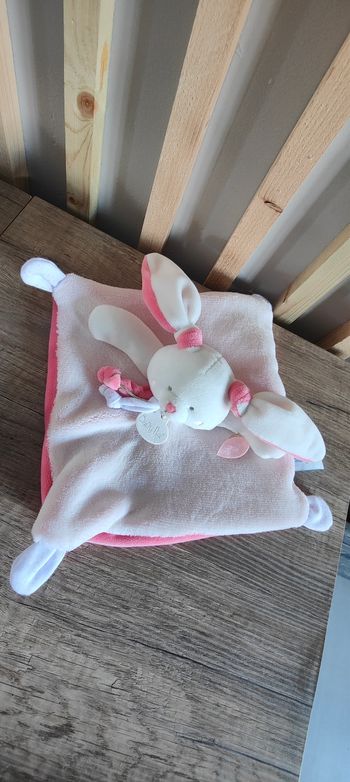 Doudou lapin rose baby nat