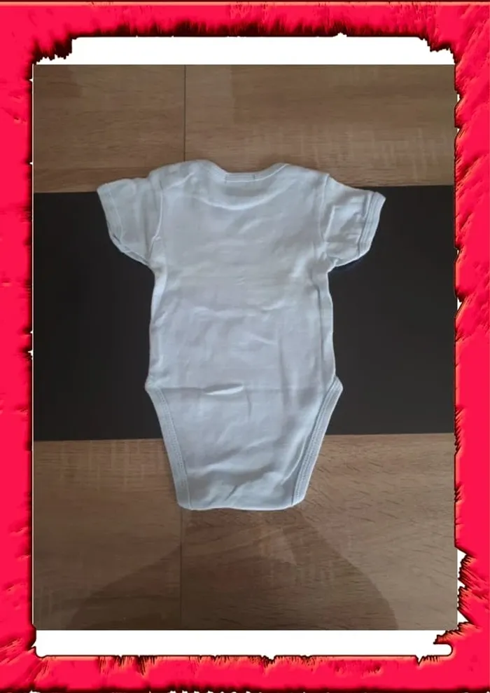 Lot bodies DcComics et disney 9 mois - photo numéro 9