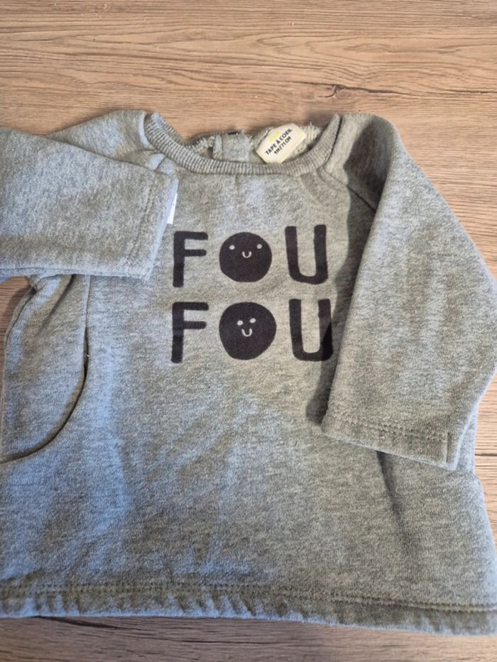 Pull taille 9 mois tape à l'œil