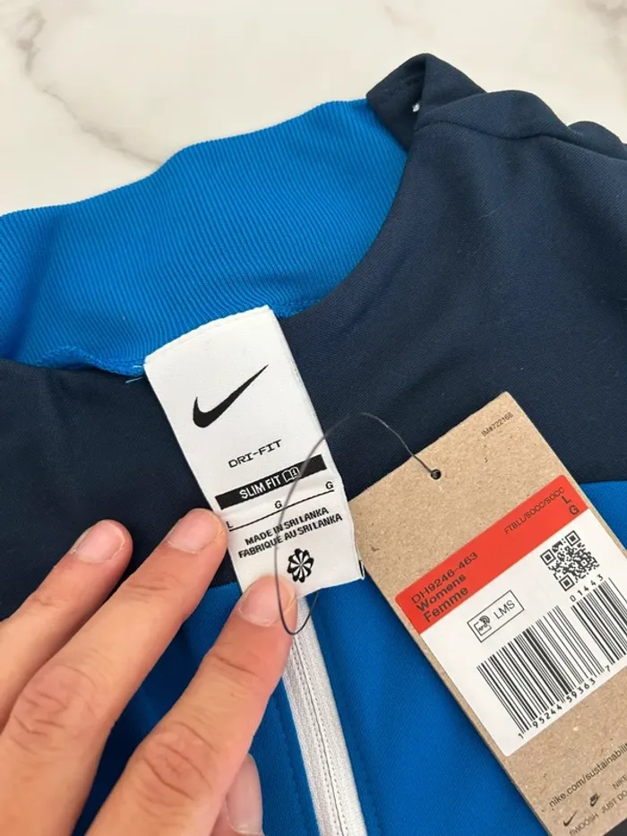Haut Nike taille l - photo numéro 4