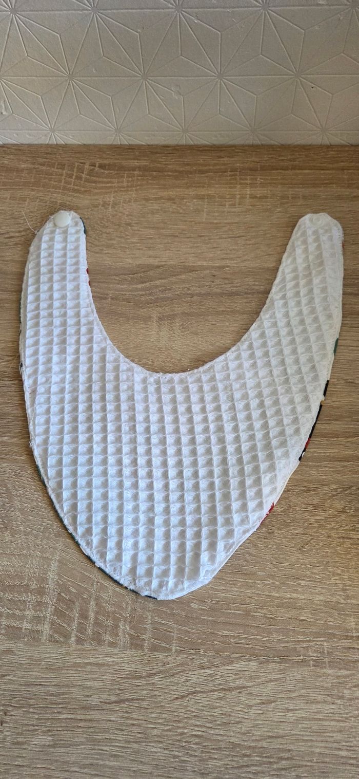 Bavoir bandana - photo numéro 2