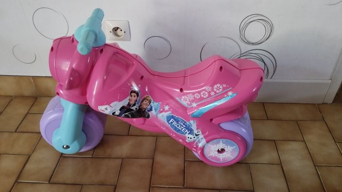 Moto reine des neiges - photo numéro 2