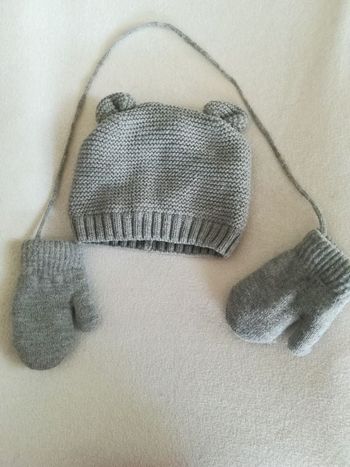 Bonnet et moufles bébé