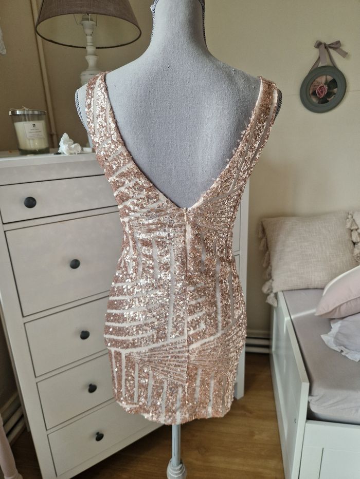 Robe a  paillette - photo numéro 2