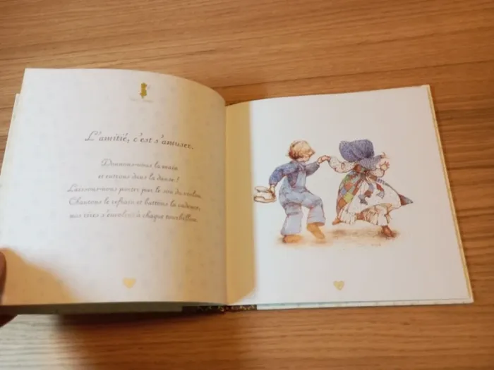 Livre belles amitiés d'Holly Hobbie - photo numéro 3