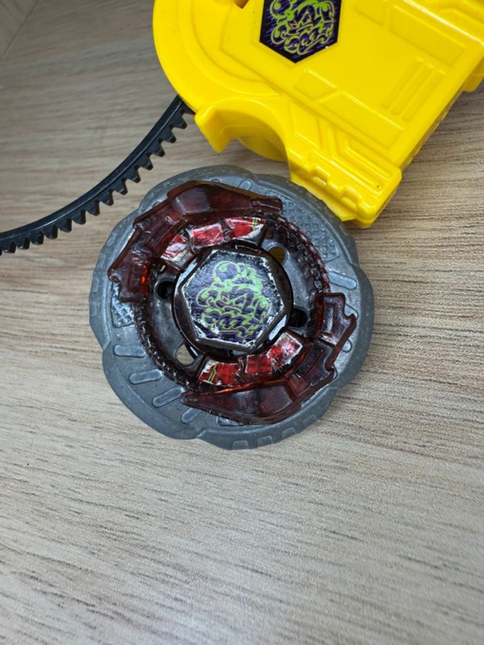 Toupie beyblade métal fusion Rock scorpio - photo numéro 2