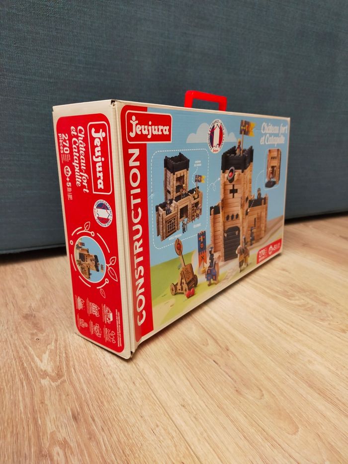 Château fort et catapulte Jeujura neuf