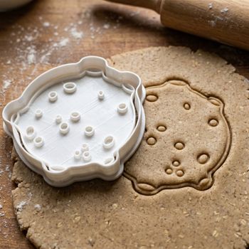 Emporte-pièce biscuit cookie aux pépites de chocolat, découpoir pâtisserie