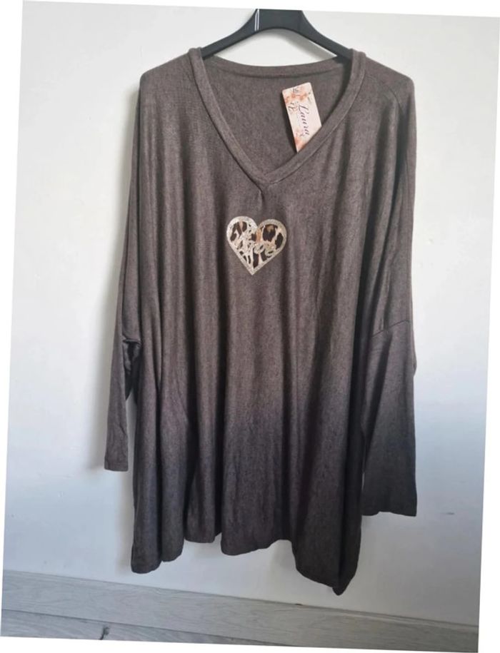 Pull leger col v gris/violine cœur leopard