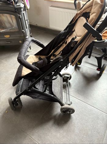 Pousette compacte