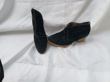 Bottines Tamaris en daim noir taille 40