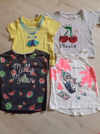 T-shirts taille 3-4 ans en très bon état